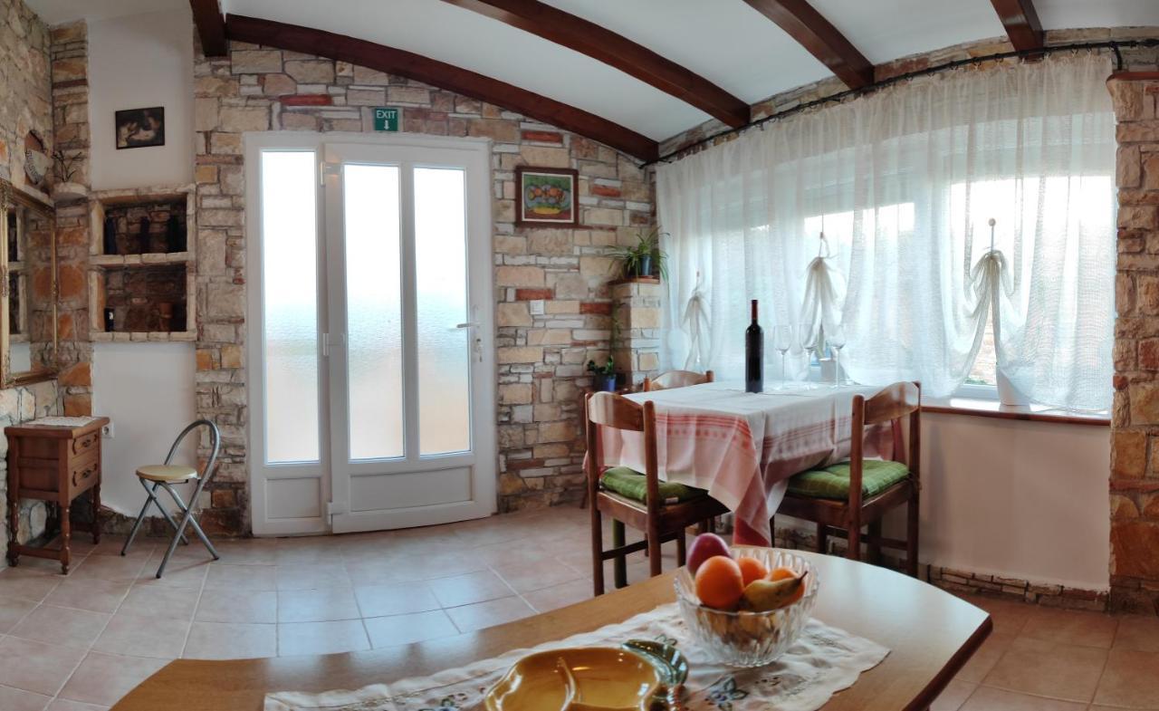 Apartment Istra Near Beach 로비니 외부 사진